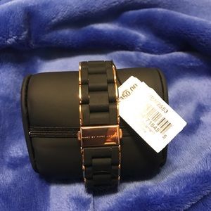 MARC by Marc Jacobs Watch💯 Authenticate